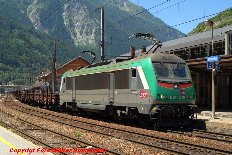 Copyrigt-E436_333-Modane-2011-06-27-forum2G-BonmartiniW-014.jpg