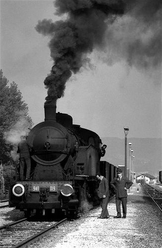 e9fbdeea7b2ff2cd70b88d4e09b1f4c0--steam-locomotive-trains.jpg