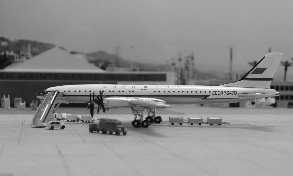 Tu-114 dell'AEROFLOT - scalo tecnico.jpg