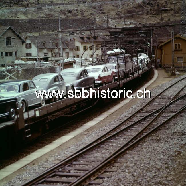 Autoverlad - Goeschenen Gotthard 4-56.jpg