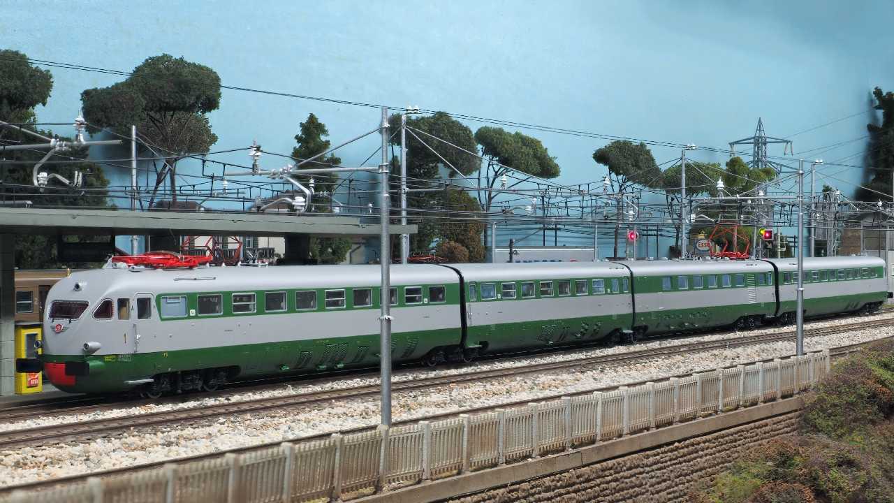 ETR 220 LEModel a roveto forum.jpg