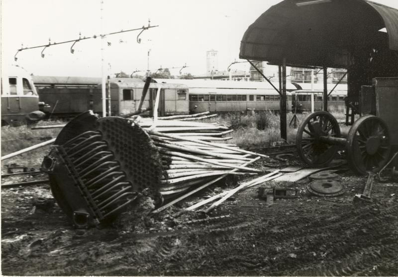 0007 Deposito Locomotive Treviso Demolizioni fine anni 70 Foto Nazario Bobbo.JPG