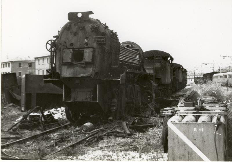 0008 Deposito Locomotive Treviso Demolizioni fine anni 70 Foto Nazario Bobbo.JPG