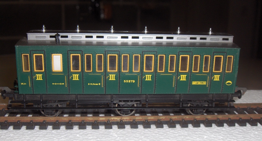 1969 - Carrozza 3 assi di 3^ classe delle DR (Fleischmann art. 5093).JPG