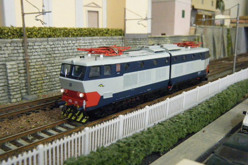 E656_545_01.jpg