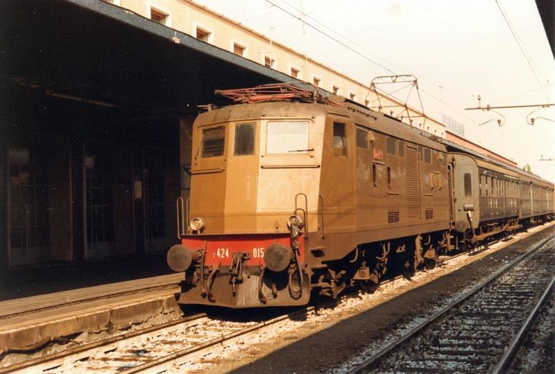 E 424.015 1982.04.21 Venezia Santa Lucia piero siccardo.jpg