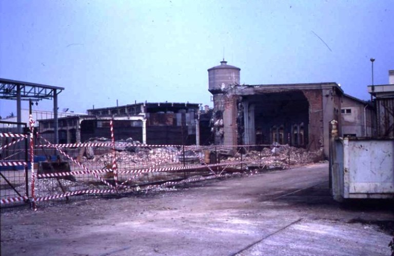 DL Treviso Demolizione Rotonda Locomotive Mozzoni.JPG