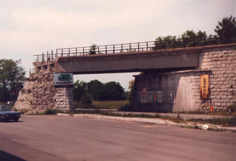 cavalcavia Venzia Calalzo in via cadore a ponte delle alpi, anni 70.jpg