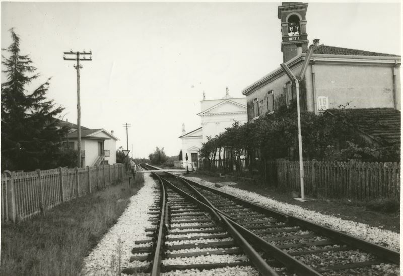 1980.00.00 PL stazione di Trevignano Signoressa foto FS.jpg