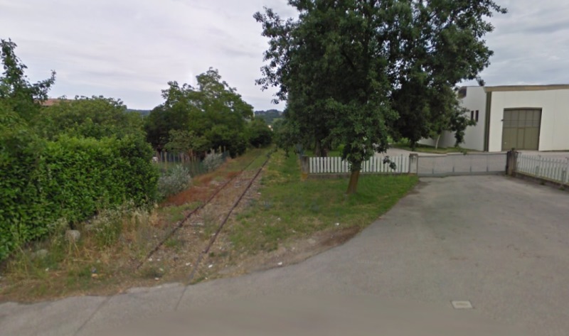 Raccordo carburanti lato deposito 2011 giugno.jpg