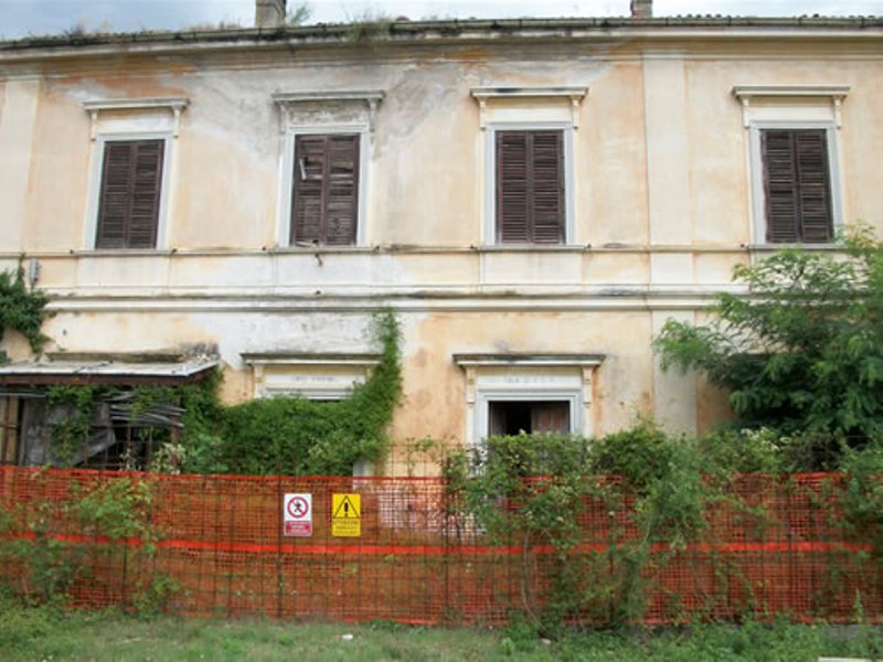 0003 FV Fabbricato viaggiatori di Nervesa 2010 foto M. Figus.jpg