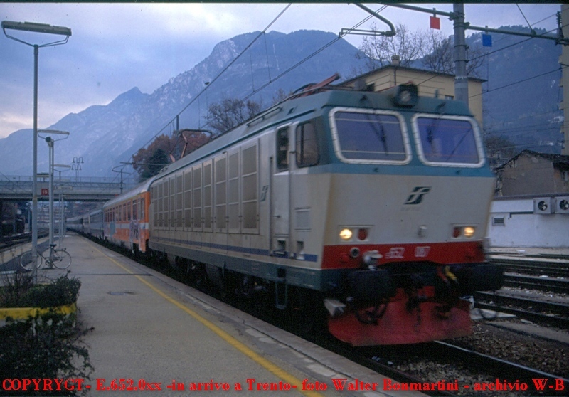 Copyrigt-E.652.0xx_ECperMonacoinarrivoaTrento-forum2G-Archivio Walter Bonmartini -foto- Walter Bonmartini -forum2G- da diapositiva.32..jpg