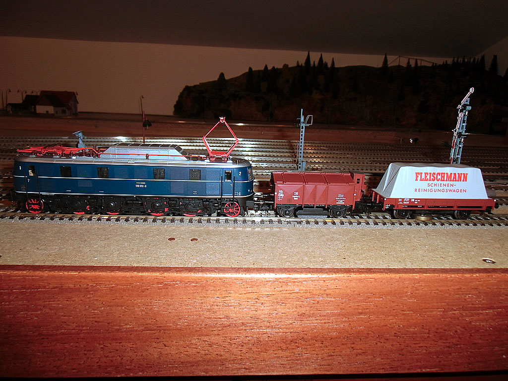 Convoglio on Flischmann  DB 119 per Pulizia Binari.jpg