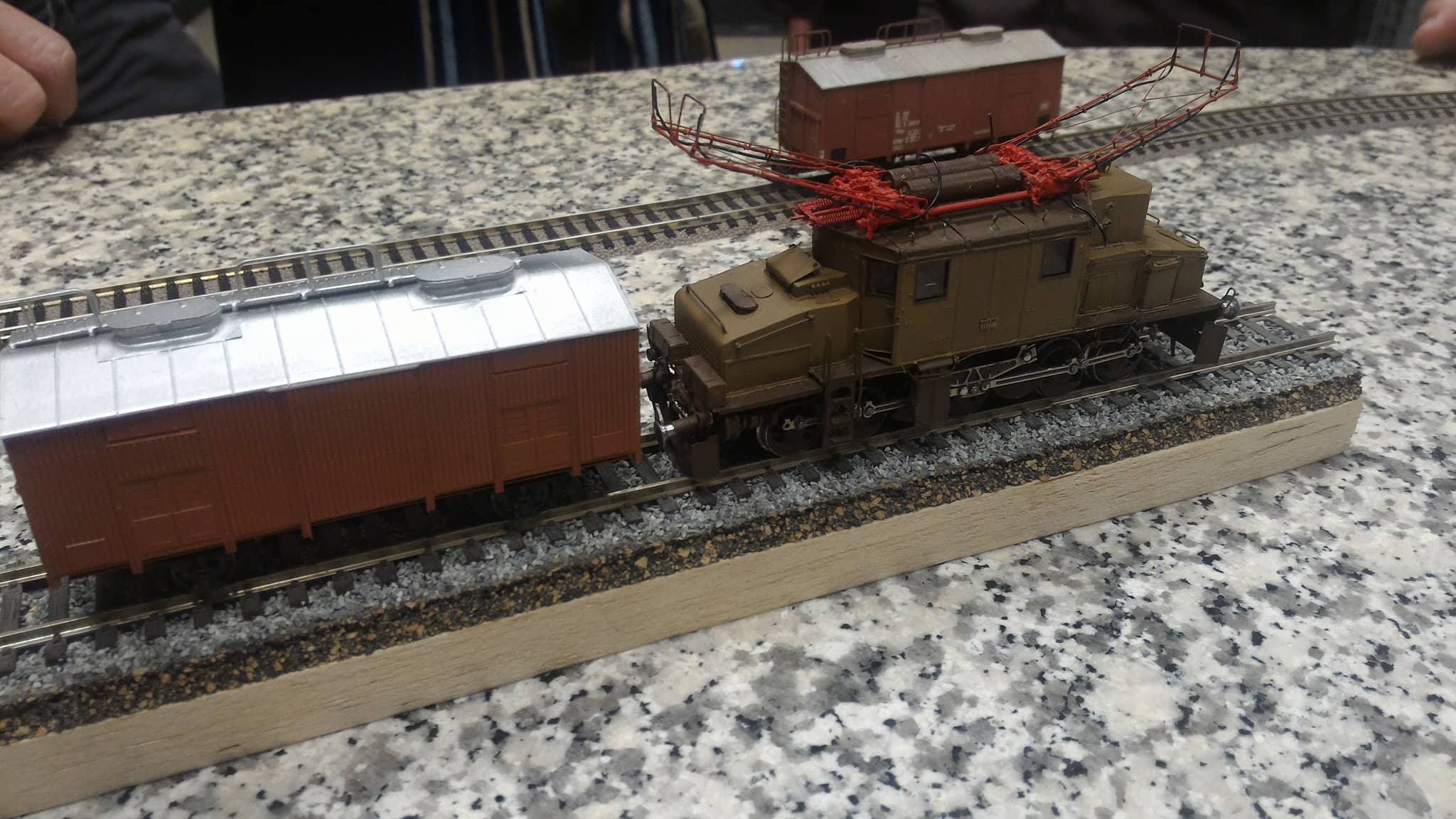 E 551 PS Model a.jpg