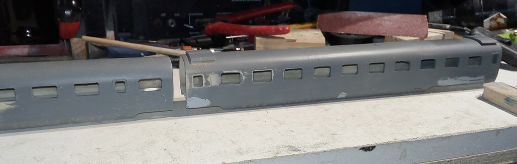 Un ETR di classe ETR 30033 lato destro.jpg