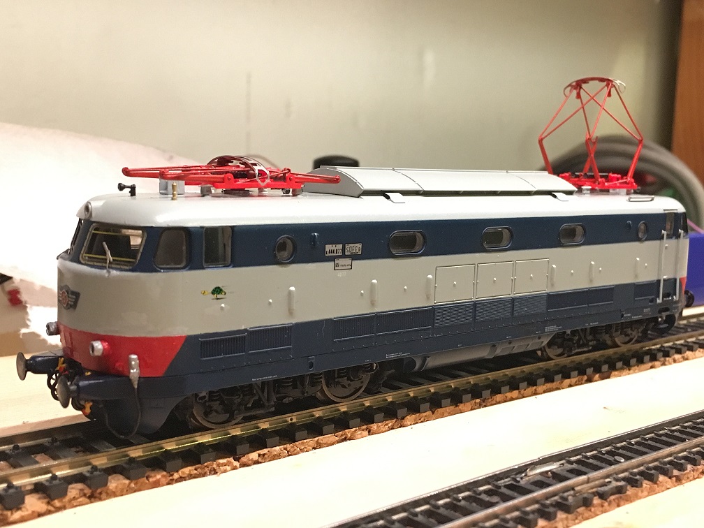 E 444 077 Lima elaborata 1.JPG