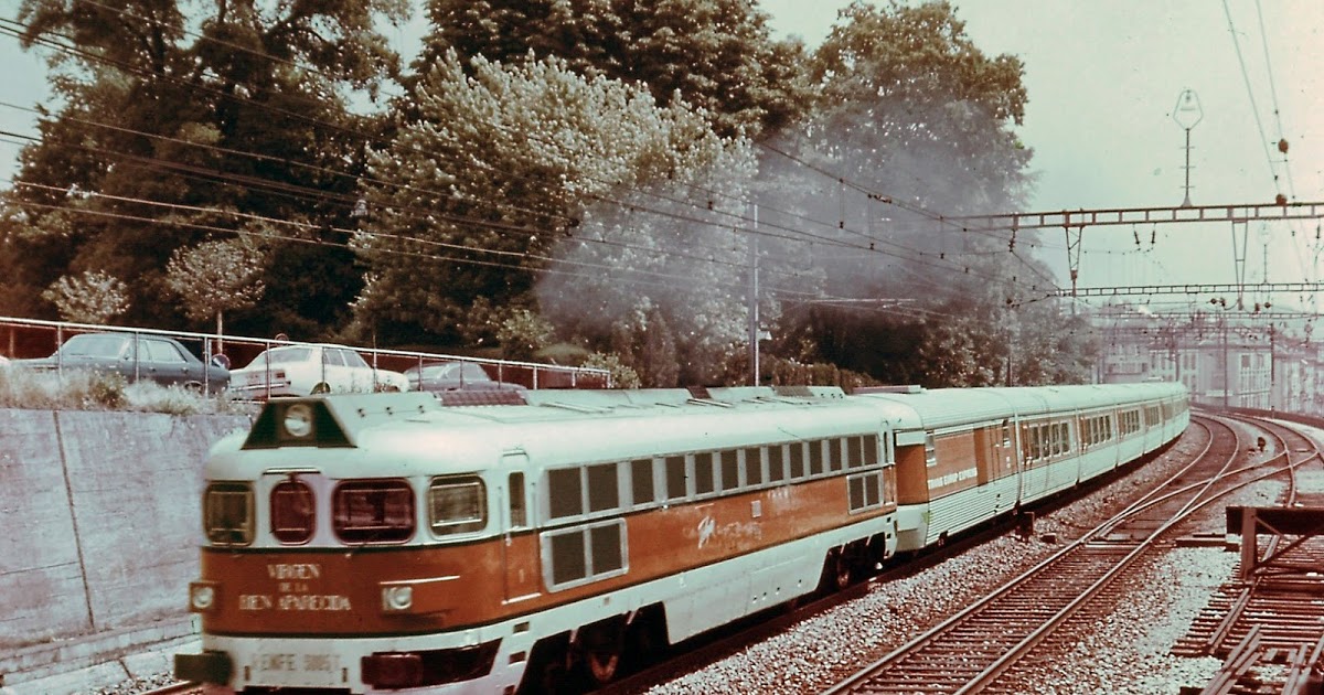 Renfe train-tee-talgo-catalan-locomotive-diesel-de-la-renfe-au-depart-de-geneve.jpg