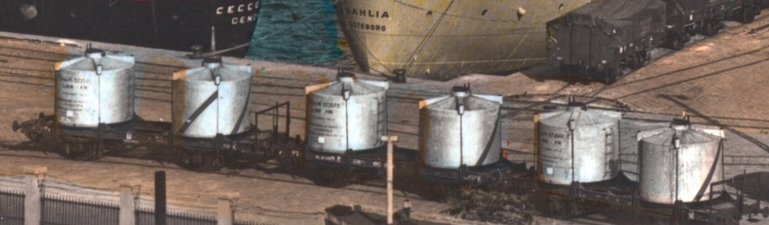 Cisterne vino al Porto di Genova.jpg