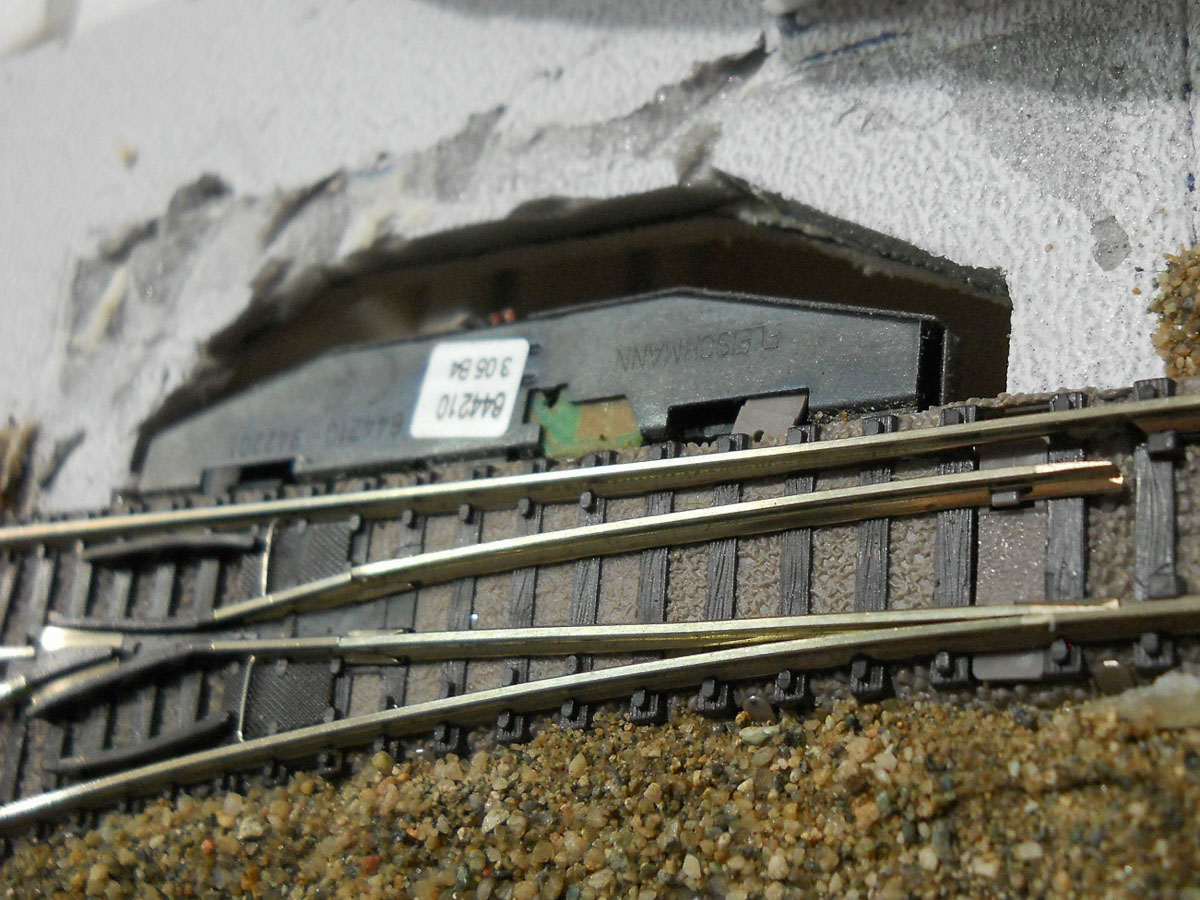 motore capovolto (scala N).jpg