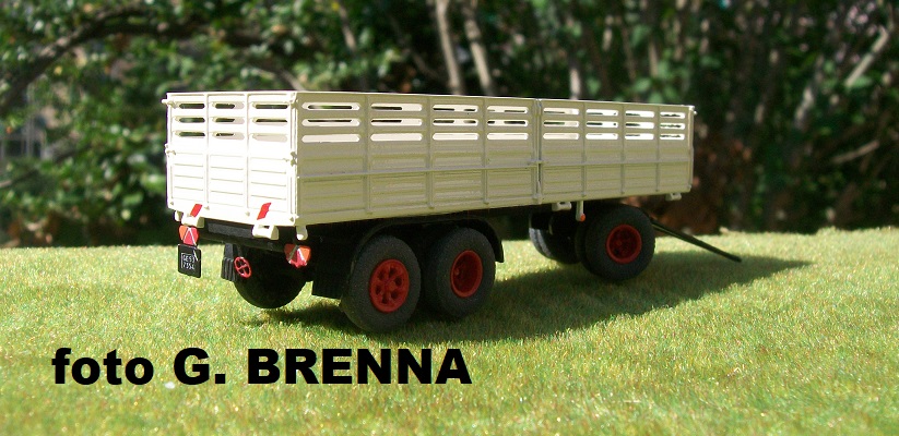 RIMORCHIO A TRE ASSI 03.jpg