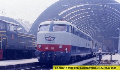 E.444_005_seondaseriepotellone_MilanoCentrale-1989-08-25-forumduegieditriceE444.005-BonmartininiWalter....jpg