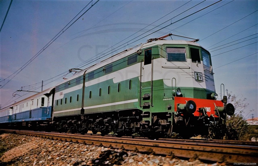 1534925_565920066838136_1584767527_o (2).jpg