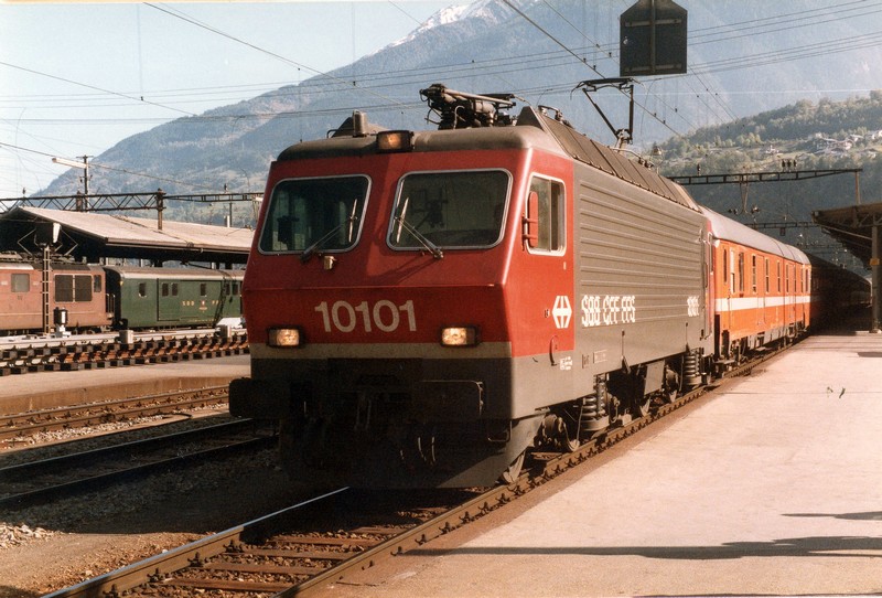 1984 Wanderung im Wallis.jpg