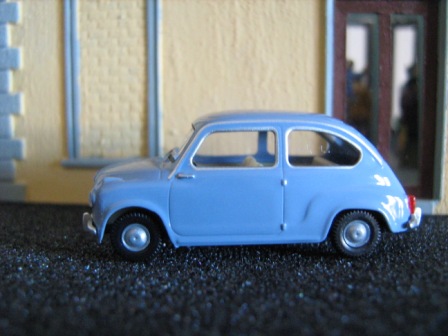 FIAT-600-2.JPG