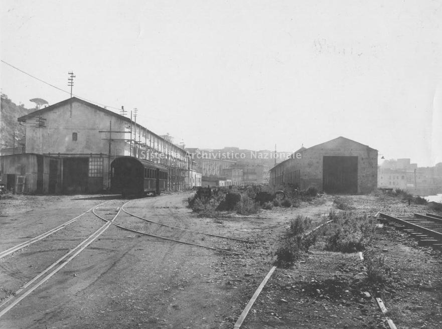 Veduta frontale dello stabilimento Ansaldo di Pozzuoli 1900.jpg