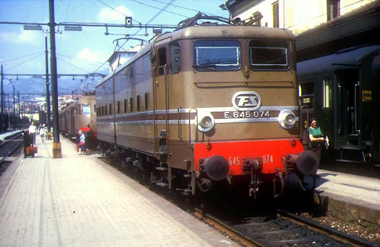 E 645 074 mod. Savona L. 02.09.66.jpg