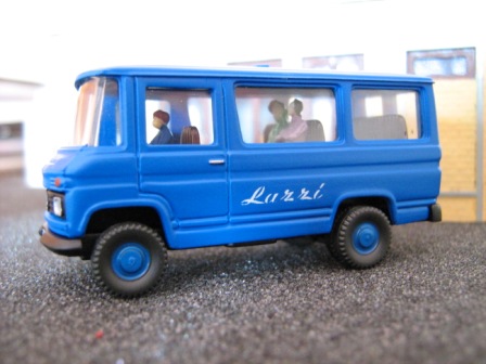 minibus-3.JPG