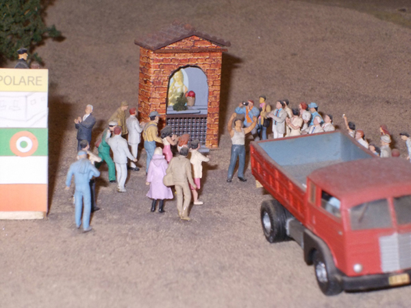 Tentata demolizione madonnina.jpg