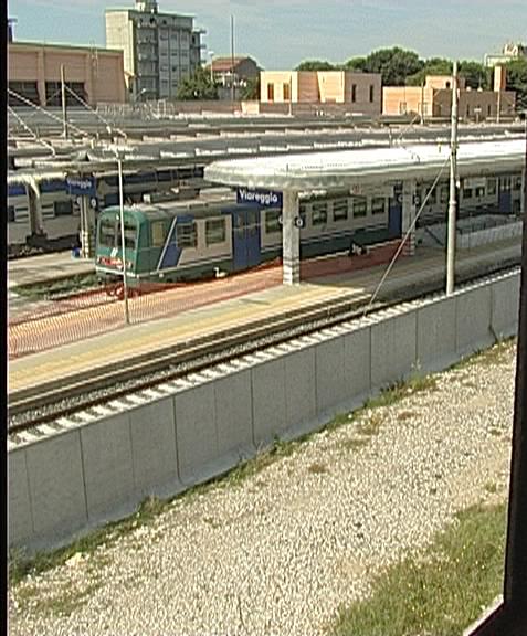 pensilina pilastri quadrati.jpg