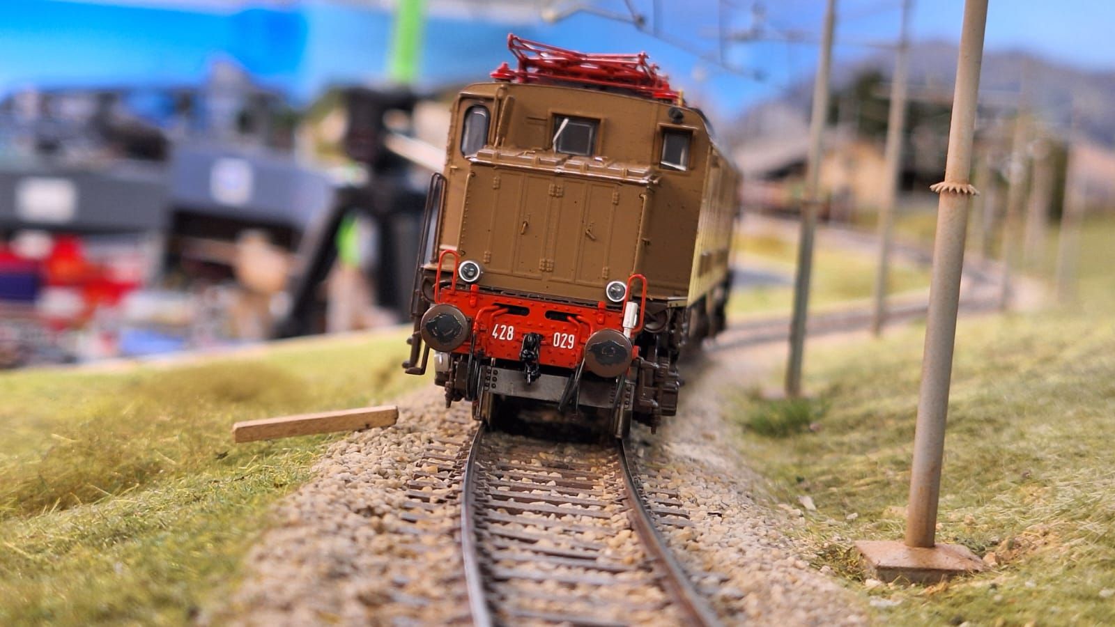 428 029 in curva da 75 cm.jpg