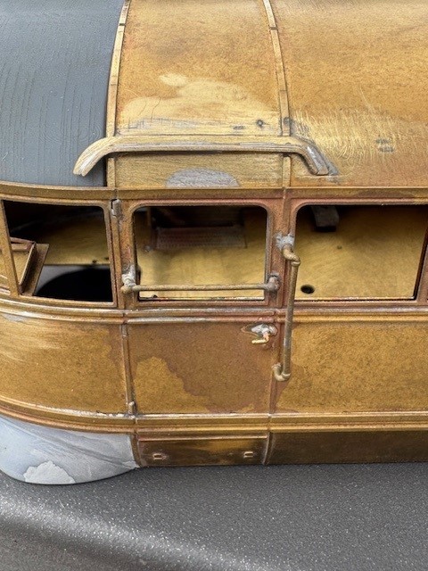 Gocciolatoio porta accesso sx.jpg