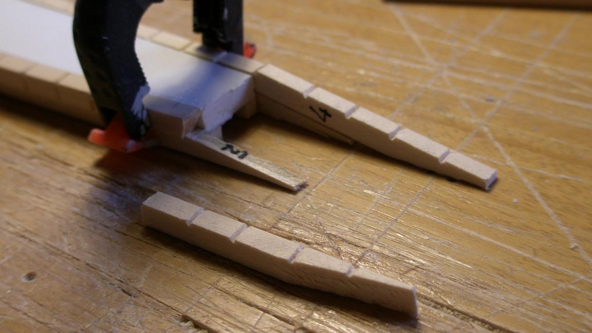 52.8 marciapiedi di stazione.JPG