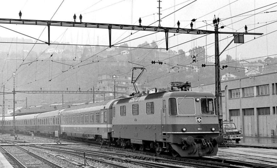 SBB Re 44 11253 + TEE lemano.jpg