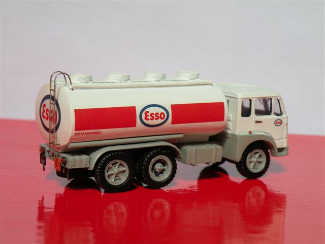 Esso 4.jpg