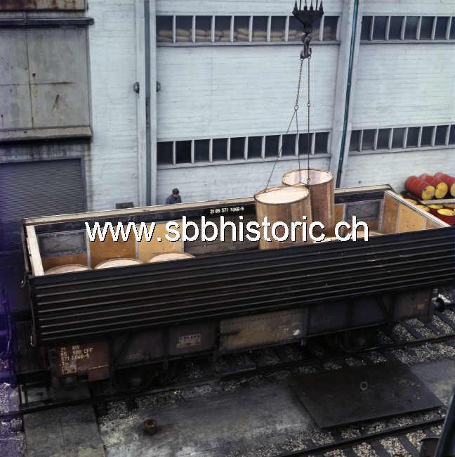 SBB laden mit kran_3.jpg