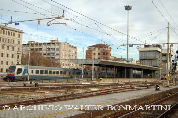 TRENO ARCHIMEDE-MiCe-05-12-2012-forum2G-archivioWalterBonmartini....jpg