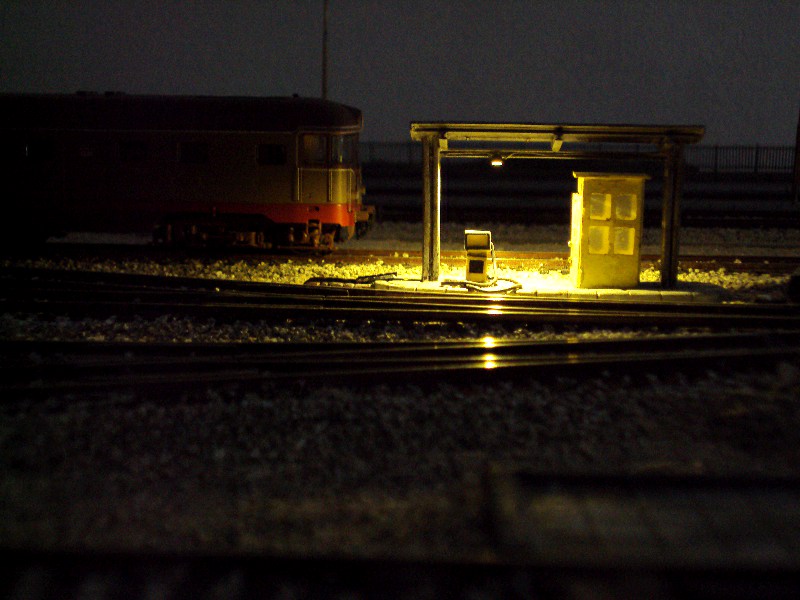 Rifornitore Gasolio notte.JPG