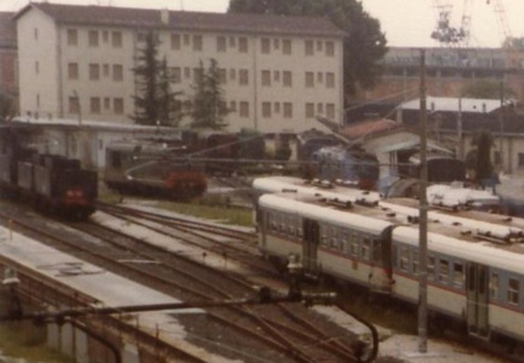2 F0007n.jpg