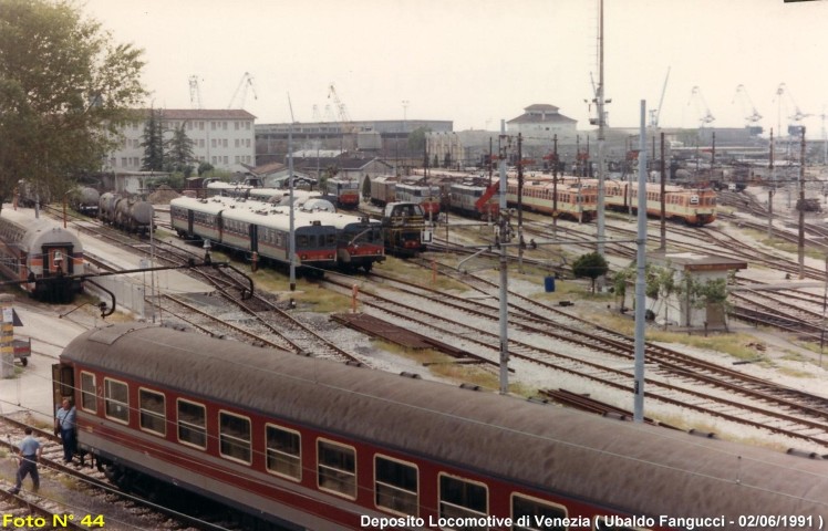 3 F0044n.jpg