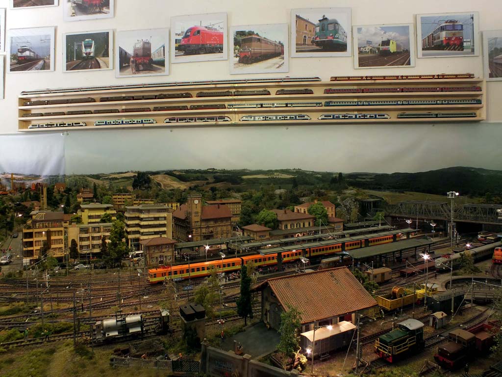 Vetrina nella Stanza Plastico.jpg