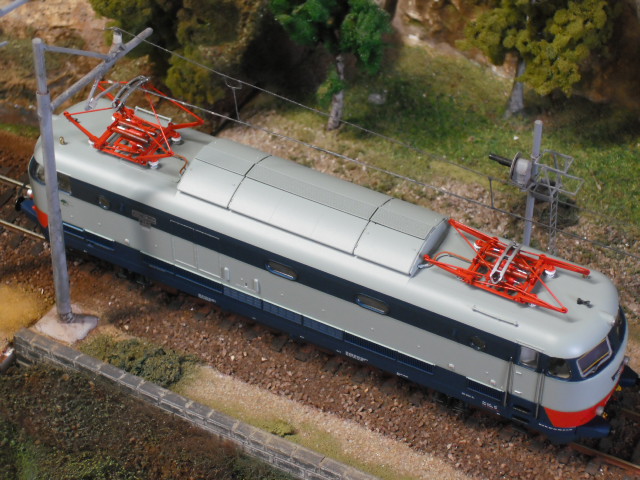 E444-019 Roco aggiornata (1).jpg