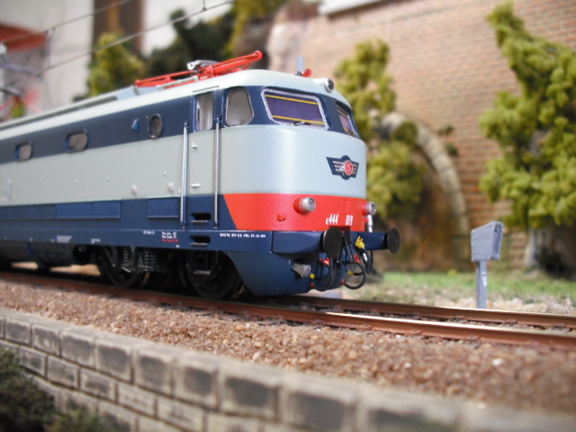 E444-019 Roco aggiornata (3).jpg