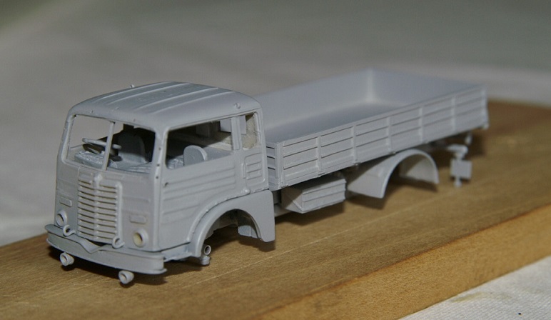 FIAT 682 cassone in metallo.JPG