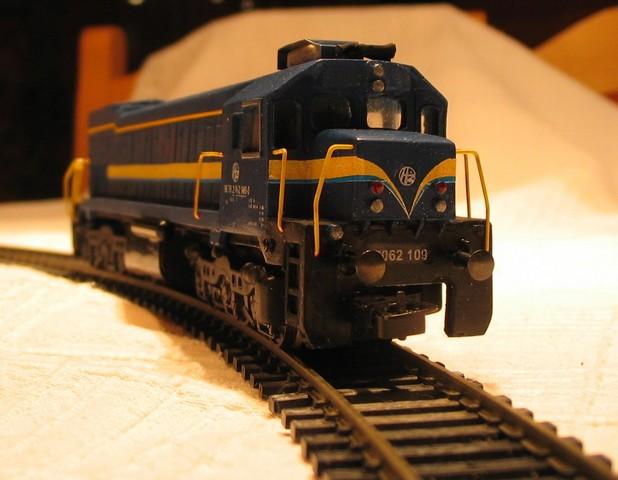 HŽ 2062 bijelić.jpg