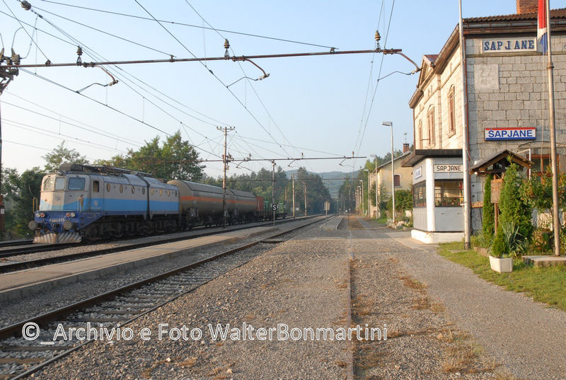 HZ-1061_015 conmercicisterneinattesadelcabiotrazionelokSZ-Sapjane15.8.2007forum2GfotoWBonmartiniArchivioWbonmartini...jpg