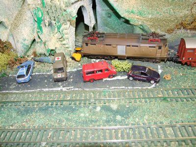 E.424.Marklin.modelli perforum2Gtreni incidente al PL 030.jpg